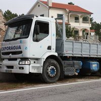 Camião para transporte de equipamento
